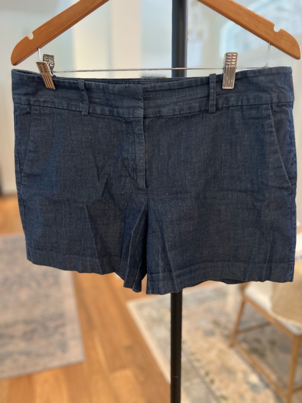 Ann Taylor Chambray Women’s Shorts - Tailored Casual Blue Size 8 - Picture 2 of 5